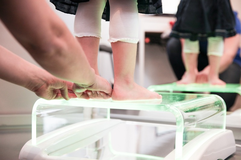 Buty ortopedyczne dla dzieci – niezbędny element wsparcia dla prawidłowego rozwoju stóp